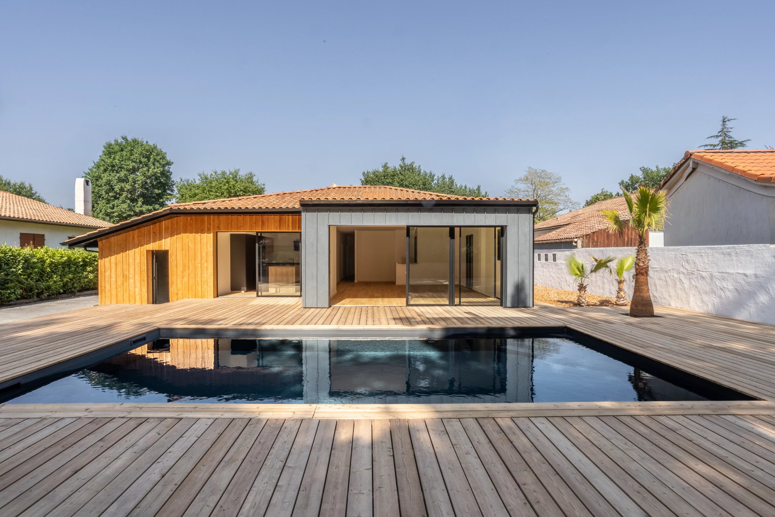 QUARTIER LA HUME - MAISON T7 DE 200,44m2 AVEC T3 INDÉPENDANT